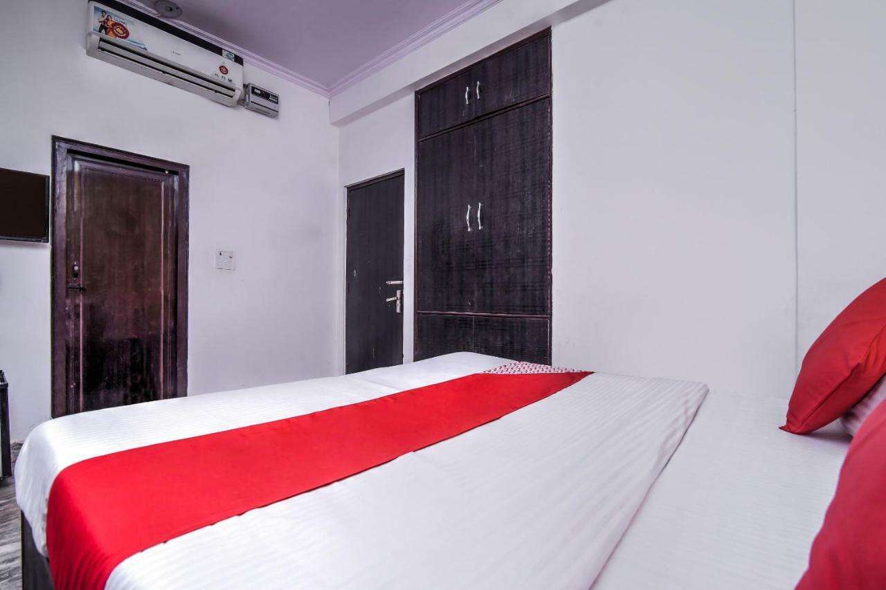 Hotel Oyo Nitin Palace Near Mohan Estate Metro Station